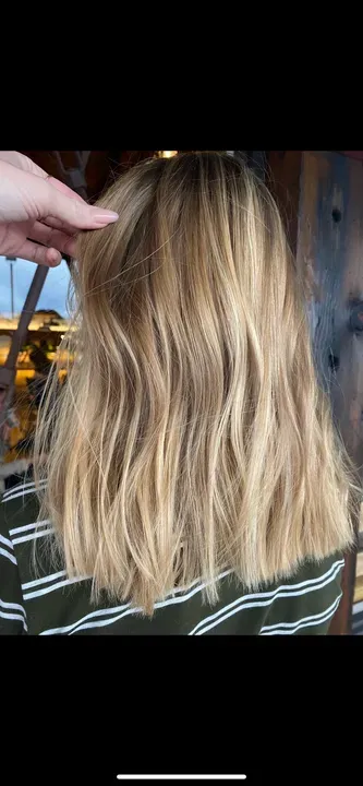 https://cdn.salonspotlight.com/photos/eOYKKSaCy6QV8mLbH6JA/ef3c949c-ecb3-4c49-9801-57ad1973ce8a_720x720