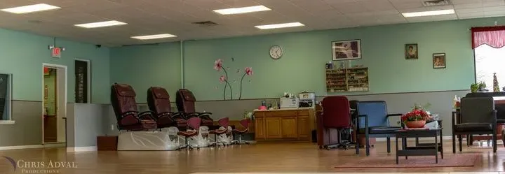 https://cdn.salonspotlight.com/photos/ePXvMlVAHKKnVMW57SQX/314d31d3-2bb3-4902-a799-2032ce589c73_720x720