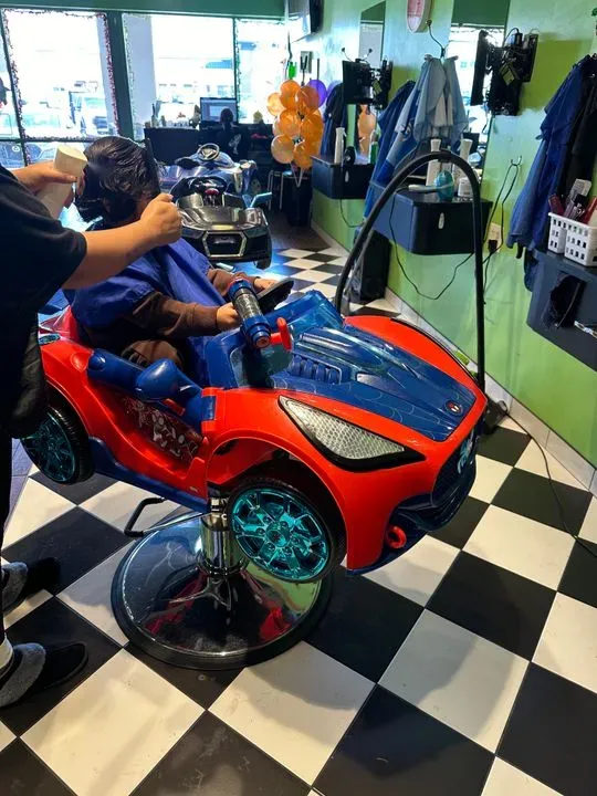 https://cdn.salonspotlight.com/photos/eUrHMWOxcTMSRXmcpvbs/221cc245-f059-466e-a9ac-987c30052955_720x720