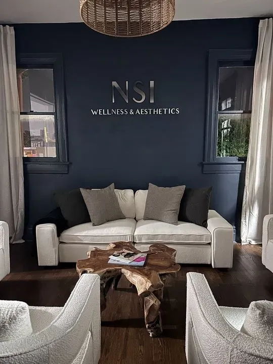 https://cdn.salonspotlight.com/photos/eV0EMzWFHHsjwUqCQl9a/c8a72a04-8f88-4a71-aac0-2ab7270c39fa_720x720