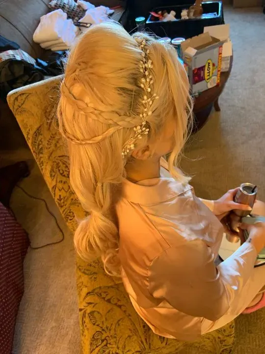 https://cdn.salonspotlight.com/photos/ea5MMLLNKi79tMjuieKg/4b4224e6-0bfb-4082-8679-7a8379449c33_720x720