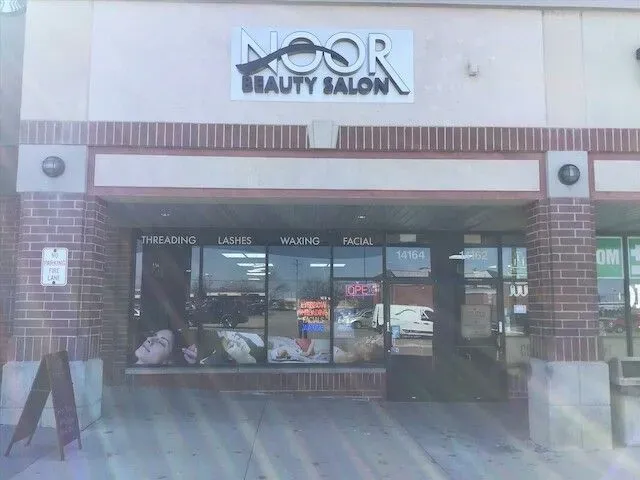 https://cdn.salonspotlight.com/photos/eapQEdBh3hll06P5lLsa/d42f4fb2-1611-423e-b1fb-d2452d50edba_720x720