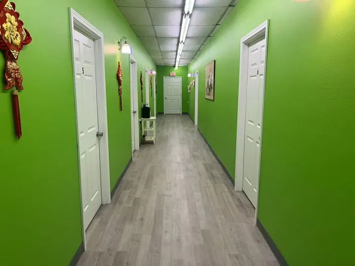 https://cdn.salonspotlight.com/photos/eb1TpR1Bgao7X8aSbSgM/aae23e3b-0281-4f78-9751-3cbe01ea806a_720x720