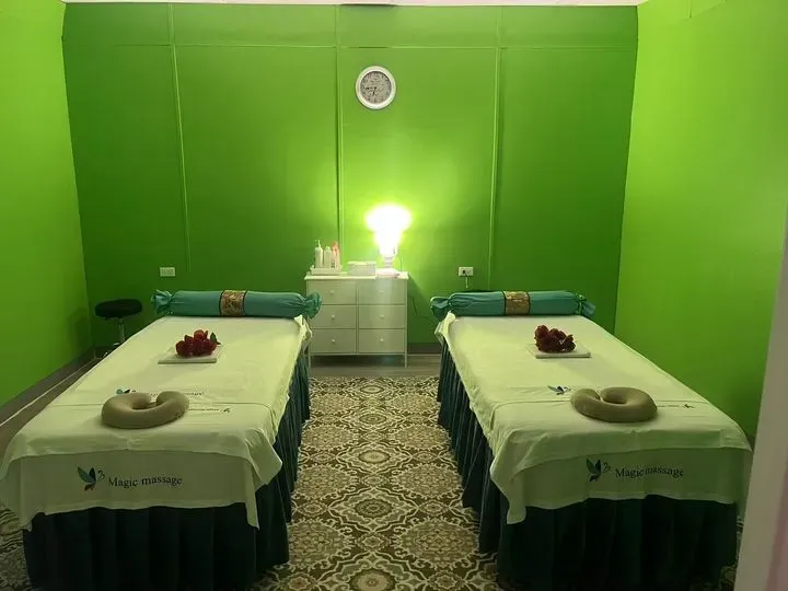https://cdn.salonspotlight.com/photos/eb1TpR1Bgao7X8aSbSgM/d681be5c-9ce5-4d64-b712-ccb5b259c8d7_720x720