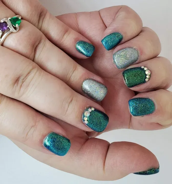 https://cdn.salonspotlight.com/photos/ebDg0SHRt2wBNq0ad8xb/9da2d298-879d-410e-8958-5337a83caab2_720x720