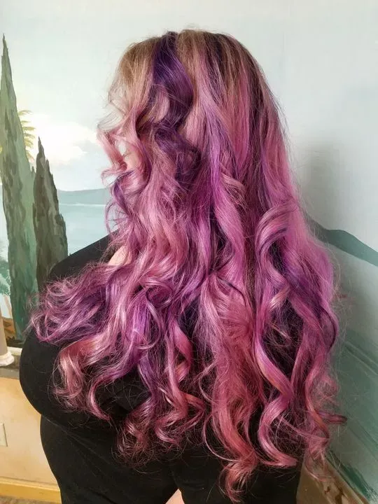 https://cdn.salonspotlight.com/photos/ebDg0SHRt2wBNq0ad8xb/fe977312-f4dc-41ee-a6c7-b6e99f17ccd7_720x720