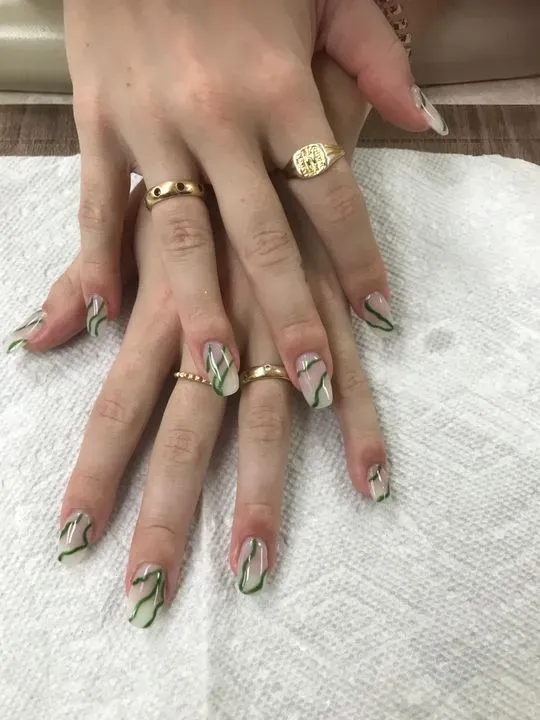 https://cdn.salonspotlight.com/photos/ecME5Xb4sSu8NRZlbdCF/84b5b66c-c10e-4c21-b013-d23175ed9f84_720x720