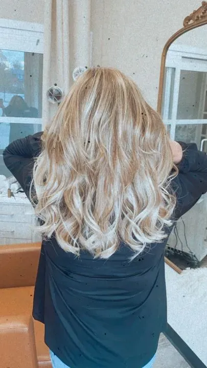 https://cdn.salonspotlight.com/photos/edZkpT56igCNkJeQJ7ma/18deae57-e636-48bd-b11c-48da34539570_720x720