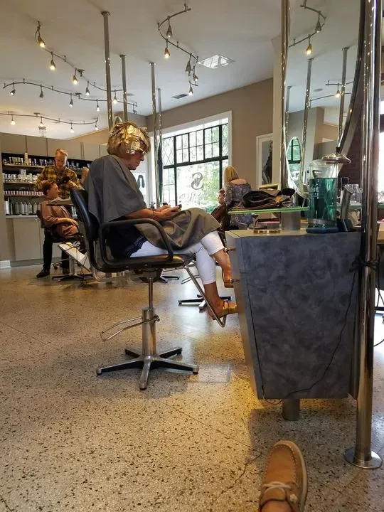 https://cdn.salonspotlight.com/photos/eez0g4mxytp2bgChqByV/9e773f43-17ef-47ca-9aab-023ed688febb_720x720