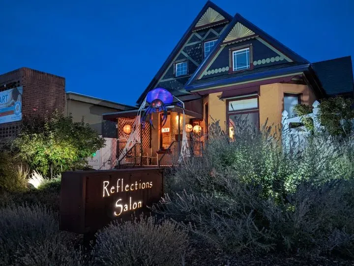 https://cdn.salonspotlight.com/photos/efFRtkOiivRYEgqyeZQH/550b034b-ad29-49ed-a681-592ed90315e0_720x720