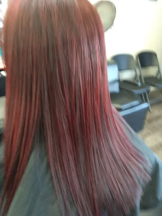 https://cdn.salonspotlight.com/photos/eg3oLHqovBQAWPLeUImU/31aa13ef-897f-41fb-917c-371a9558c1b1_720x720