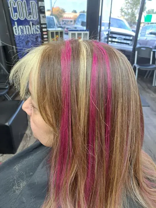 https://cdn.salonspotlight.com/photos/eg3oLHqovBQAWPLeUImU/54699e87-5396-41bd-907f-9b2bcaa4bf27_720x720