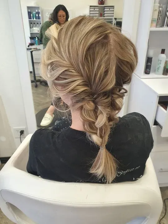 https://cdn.salonspotlight.com/photos/eguTlua9FD1f6ox5QnzO/3444d401-e0f0-40d6-833d-f0f6ab7387b8_720x720