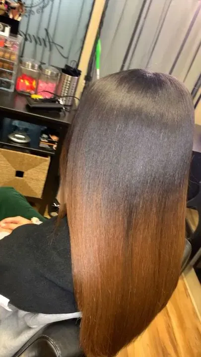 https://cdn.salonspotlight.com/photos/ehrK9RexBhhRWx2UarDD/94806311-bcd0-404e-ba6d-e7f67a7403da_720x720