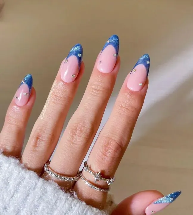 https://cdn.salonspotlight.com/photos/eonYIW1QRnUUNTiz7sqO/73db723f-c86c-4279-8e94-babe2a6691b1_720x720