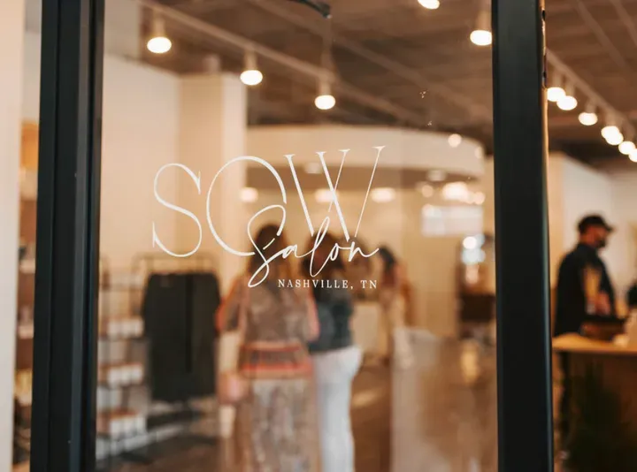 https://cdn.salonspotlight.com/photos/epbd6t8KUBRcKwRUCvMj/88d35acd-a4ef-4433-b46e-cf0520e695a3_720x720