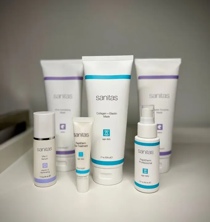 https://cdn.salonspotlight.com/photos/erNmaWizpGmTStzVM2N3/c16be166-0a8e-48ee-b04c-14980f7ec426_720x720