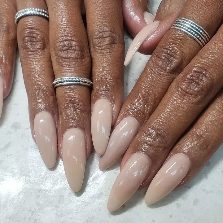 https://cdn.salonspotlight.com/photos/erkBpFRkrEL98yGYDi81/bd6111f6-bcb4-484d-ba5f-8ac5817e3bed_720x720
