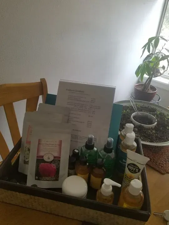 https://cdn.salonspotlight.com/photos/es2gjYqNJyWzI2zA1OHE/c5c26e3c-7c43-44f3-876e-8a023206f347_720x720