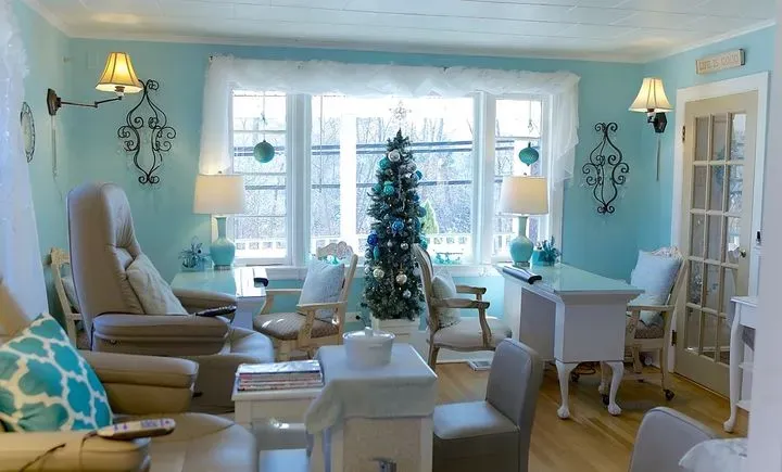 https://cdn.salonspotlight.com/photos/esJI2Tyb4zNhZUp6WWyw/60de6a52-5908-4e8d-84ec-dfabe7e34f79_720x720