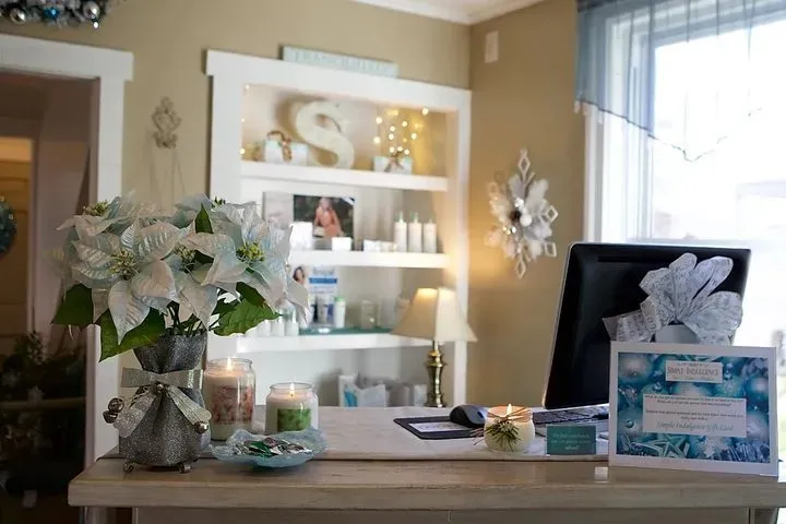 https://cdn.salonspotlight.com/photos/esJI2Tyb4zNhZUp6WWyw/8bcb957b-c3b5-4bea-8da7-5d3d5a4dfda0_720x720