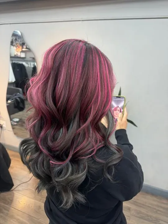 https://cdn.salonspotlight.com/photos/esUUPndlUXiC6A6L4gdM/921ed2fe-5069-4d64-826e-981cdadae0db_720x720