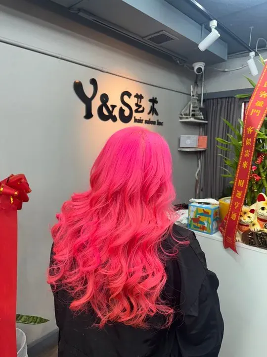 https://cdn.salonspotlight.com/photos/esUUPndlUXiC6A6L4gdM/ef9f5f5d-edd8-4ba5-9816-db728a45a0e1_720x720