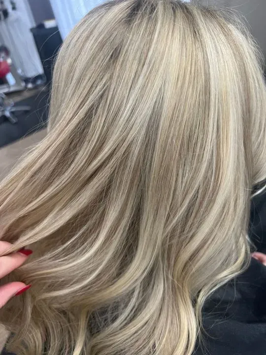 https://cdn.salonspotlight.com/photos/et8FofbX7ftzTG0CWjCk/1d8d9695-ad18-45be-8294-4fe441ff1994_720x720