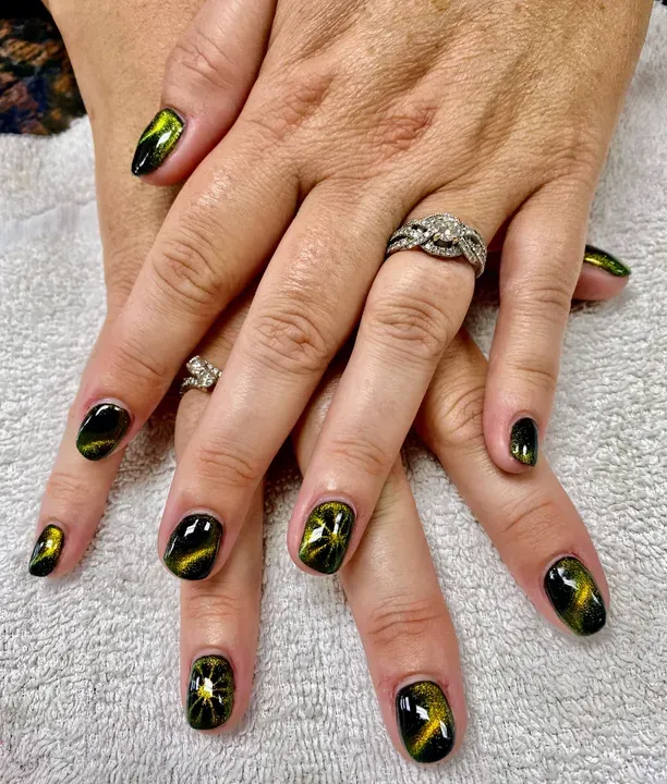 https://cdn.salonspotlight.com/photos/evLDf7QesAxI0g2AyM2O/a3436c42-f53a-4008-8ff5-39fd3c0b4649_720x720