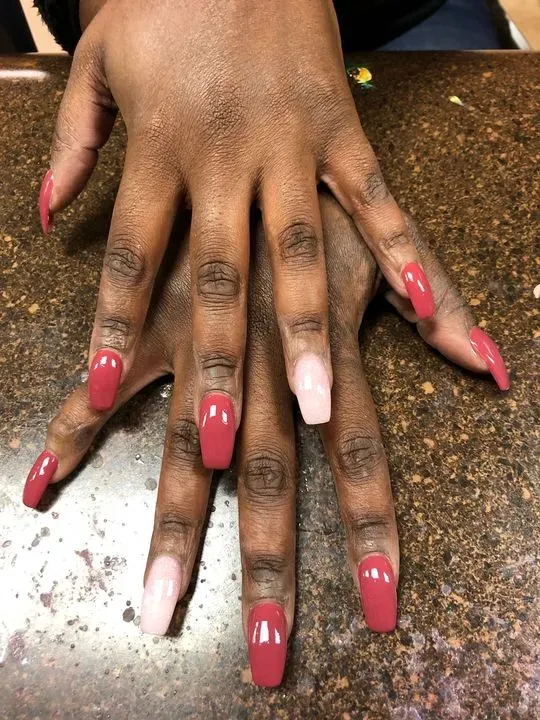 https://cdn.salonspotlight.com/photos/evLDf7QesAxI0g2AyM2O/f3de74d2-21af-474c-9c4d-91969de0d868_720x720