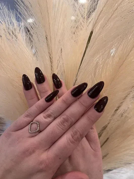 https://cdn.salonspotlight.com/photos/evMIc24HuApSqFIdtbIC/161c4ff4-5acc-477b-b3a9-de6abfdc52d4_720x720