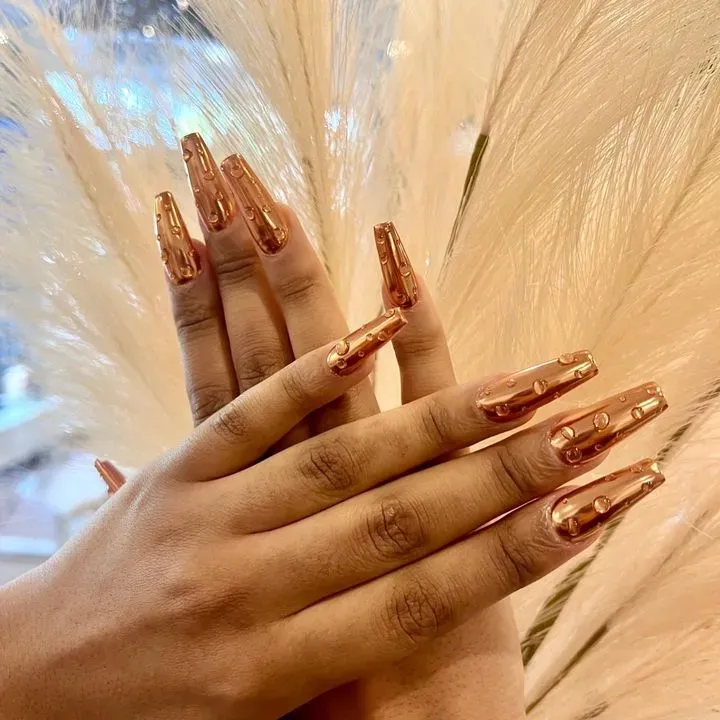 https://cdn.salonspotlight.com/photos/evMIc24HuApSqFIdtbIC/7c88973c-0df9-4c06-80f7-ea16347e06a6_720x720