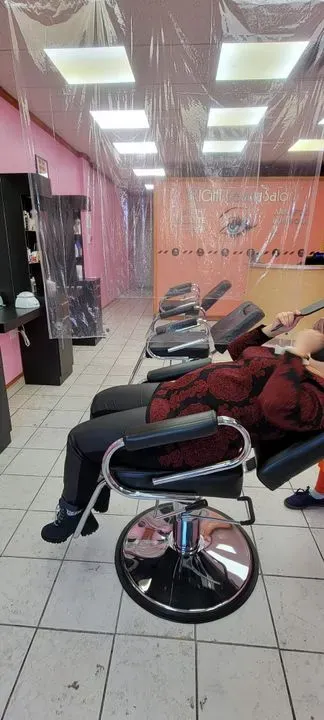 https://cdn.salonspotlight.com/photos/ew6UL8sacXc25D2NuYaE/4a799fbb-25b1-4070-80bc-635208bf3cf0_720x720