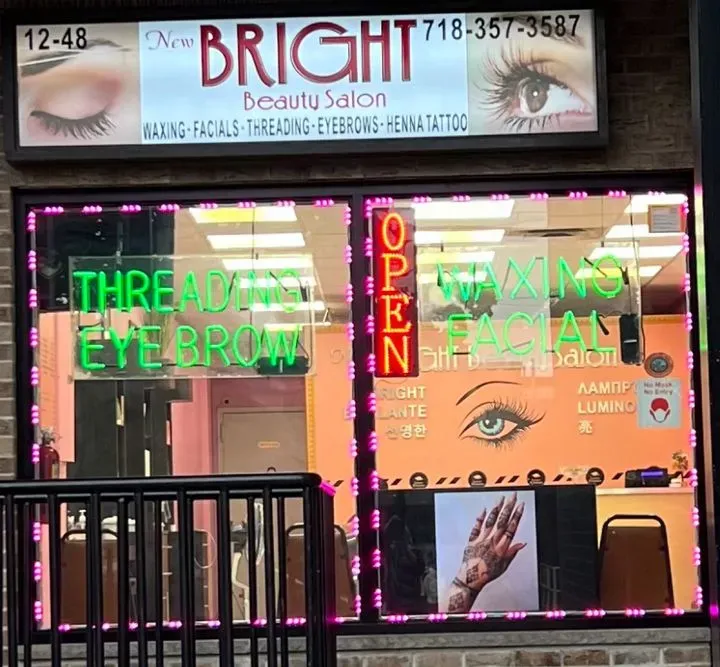 https://cdn.salonspotlight.com/photos/ew6UL8sacXc25D2NuYaE/e0912436-be67-49d8-afb8-b7460d41a57d_720x720