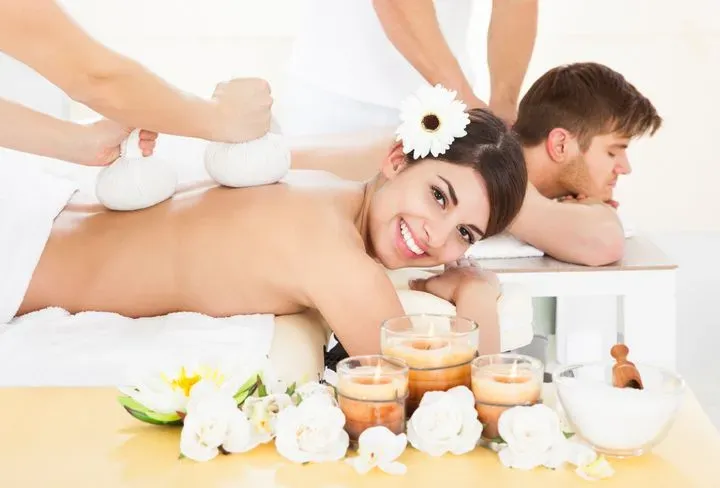https://cdn.salonspotlight.com/photos/eyhrDJnWC6GG5SQ7jx99/55033f97-6711-49cf-973c-fd5fee3d0c09_720x720