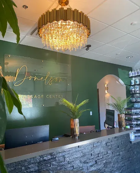 https://cdn.salonspotlight.com/photos/f2o4gzwFx0Bp1nbGrAA8/28d7968e-48d6-4db6-81a5-bc375d611120_720x720