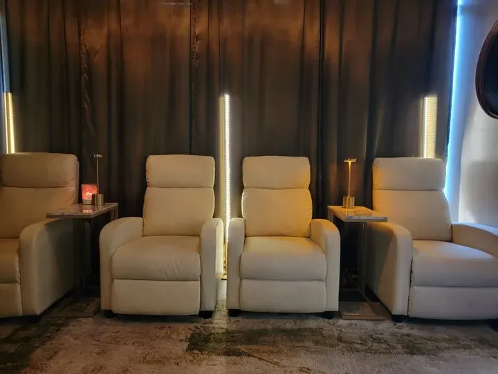 https://cdn.salonspotlight.com/photos/f2o4gzwFx0Bp1nbGrAA8/83f77b64-26e4-4cc5-8c1e-20f4ad88644e_720x720