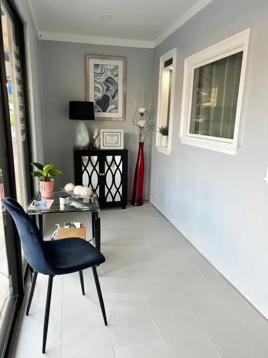 https://cdn.salonspotlight.com/photos/f4lKzqgQXuvrQxXgl5S8/56f24e4f-7c27-4c18-be52-1c56061a0c06_720x720
