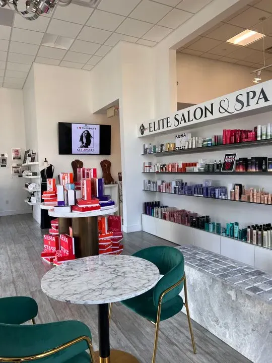 https://cdn.salonspotlight.com/photos/f5SnsuqwU7hqvZdRbllw/d689fb1f-5c5b-40bf-8126-1960bb040574_720x720
