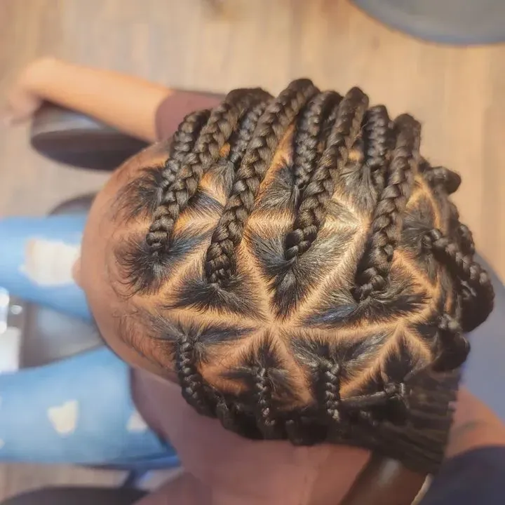 https://cdn.salonspotlight.com/photos/f5mJ8bkKaEx1rMfmN734/00eb0f11-27c1-4a80-ae53-453843a10b33_720x720