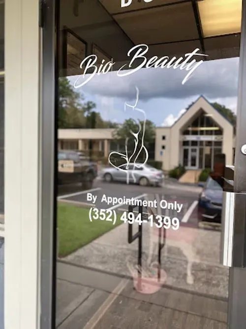 https://cdn.salonspotlight.com/photos/f6ki525pv3znJcIc0mDM/edb6b932-d236-4759-ad5a-40522e4b616a_720x720