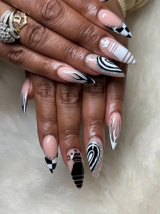 https://cdn.salonspotlight.com/photos/f7xancB7Bo6AOwMHI9yl/47a855af-8f13-4d49-a222-83f0486f0d8e_720x720