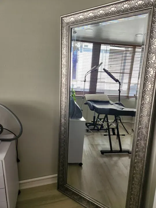 https://cdn.salonspotlight.com/photos/fAsO5NG1yGbQbE4XvWnX/3003098a-bfa5-46c8-a375-ec852581dd59_720x720