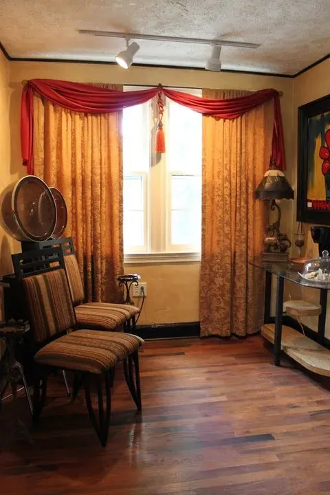 https://cdn.salonspotlight.com/photos/fGAskIIxnXvyKSUrnkE8/f208d03a-b38b-4c08-8ba5-981c177b978e_720x720