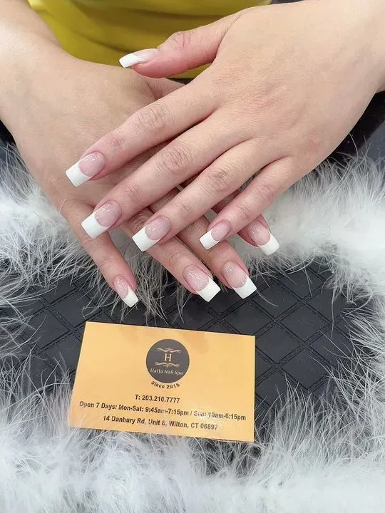 https://cdn.salonspotlight.com/photos/fGCchc7Ez7QIcaKI83dO/2a2426ff-3717-4db4-b372-33d14120315b_720x720