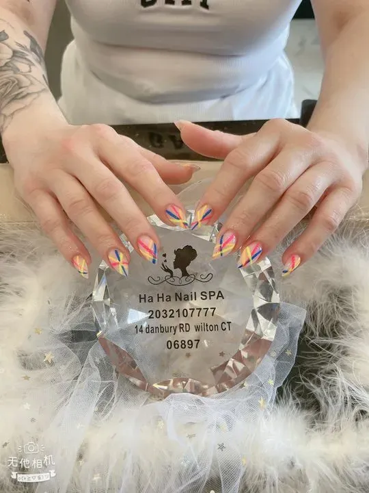 https://cdn.salonspotlight.com/photos/fGCchc7Ez7QIcaKI83dO/f5edd784-e2df-4307-8d54-88d10d87b73a_720x720