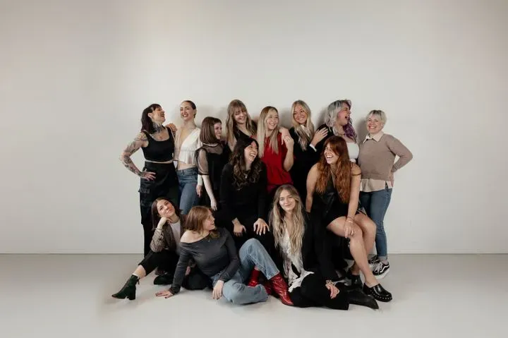 https://cdn.salonspotlight.com/photos/fGZdBeaCrG0CUCgN9Vz4/2f740fc2-d1d7-4abe-90f5-d303e44938f9_720x720
