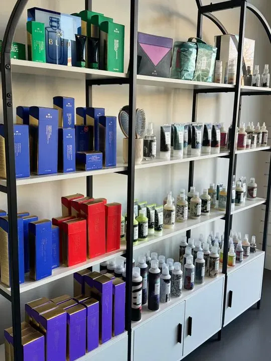https://cdn.salonspotlight.com/photos/fGZdBeaCrG0CUCgN9Vz4/dee94421-2c32-444c-83b2-5bcca19c6ab1_720x720