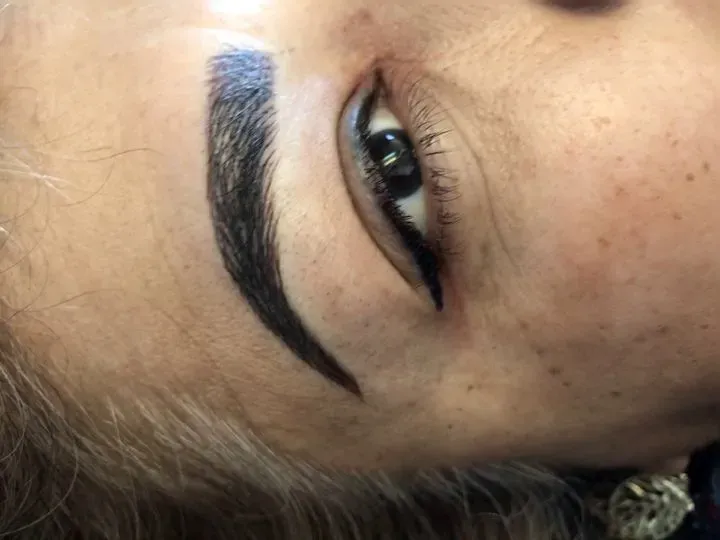 https://cdn.salonspotlight.com/photos/fJZQq9V4rh0hKsSjGPLE/10d3e337-80f9-4348-ba0a-7f4ae9acf0c7_720x720