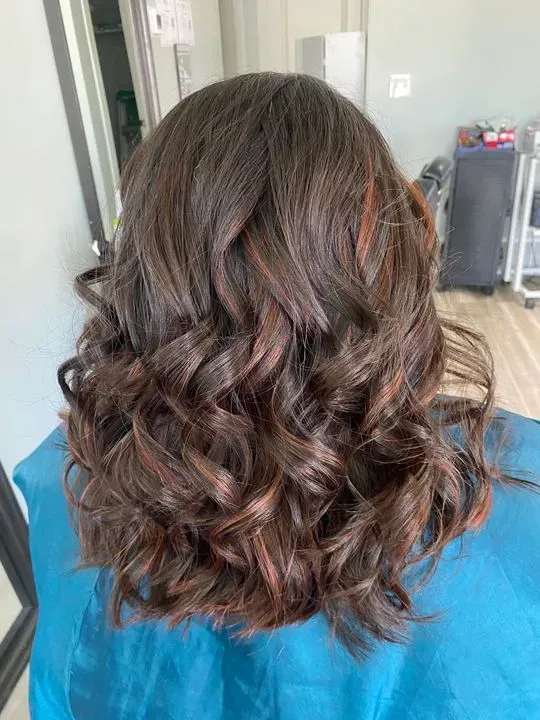 https://cdn.salonspotlight.com/photos/fJZQq9V4rh0hKsSjGPLE/b8d11388-6ba1-4502-ab03-8e9b2e8967be_720x720